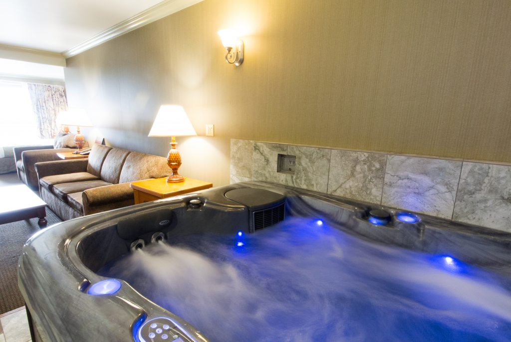 rooms with hot tubs